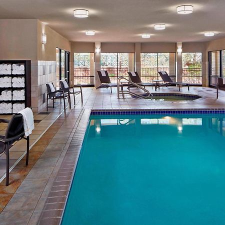 Courtyard Minneapolis St. Paul/Роузвил Екстериор снимка