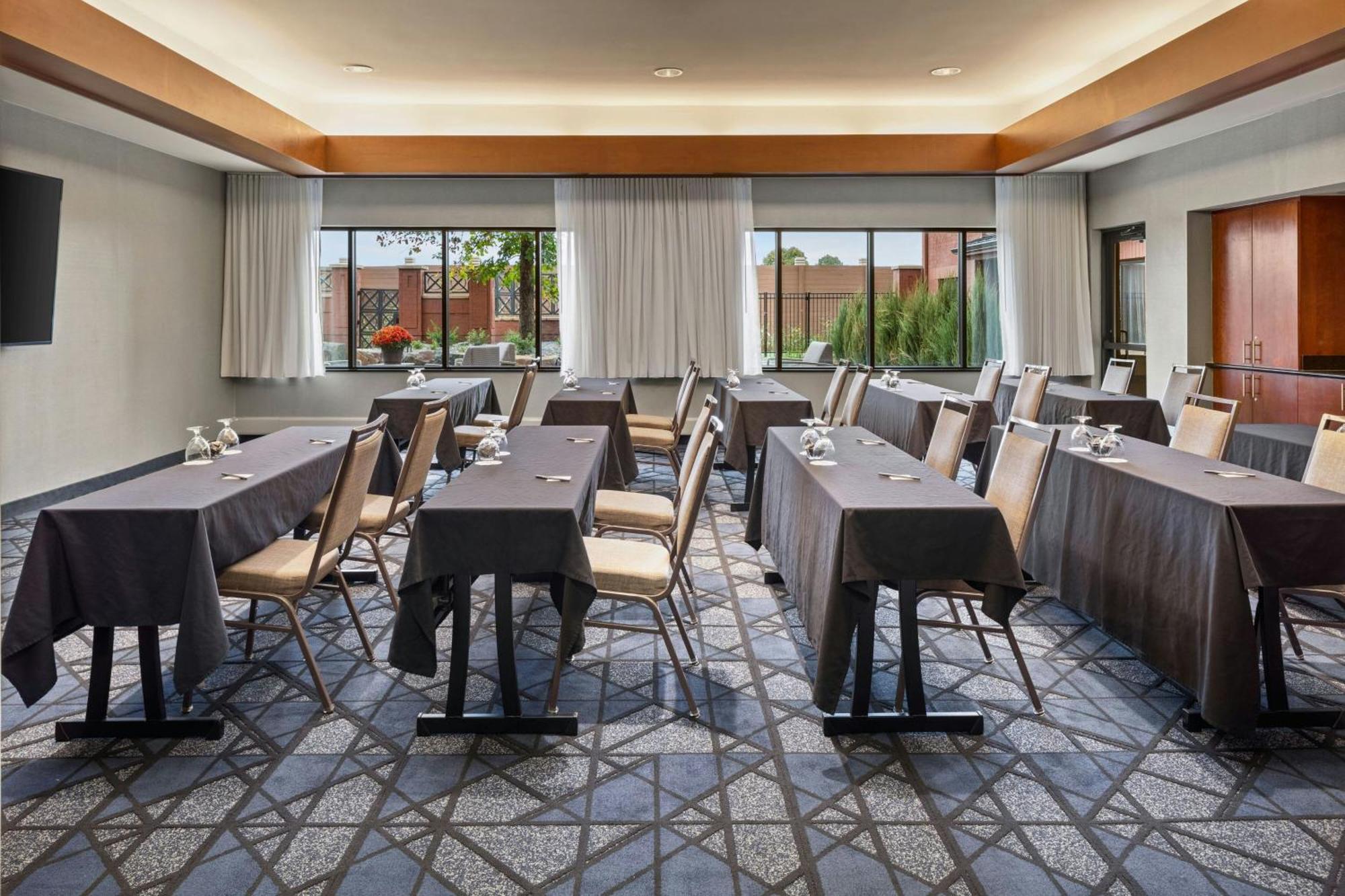 Courtyard Minneapolis St. Paul/Роузвил Екстериор снимка