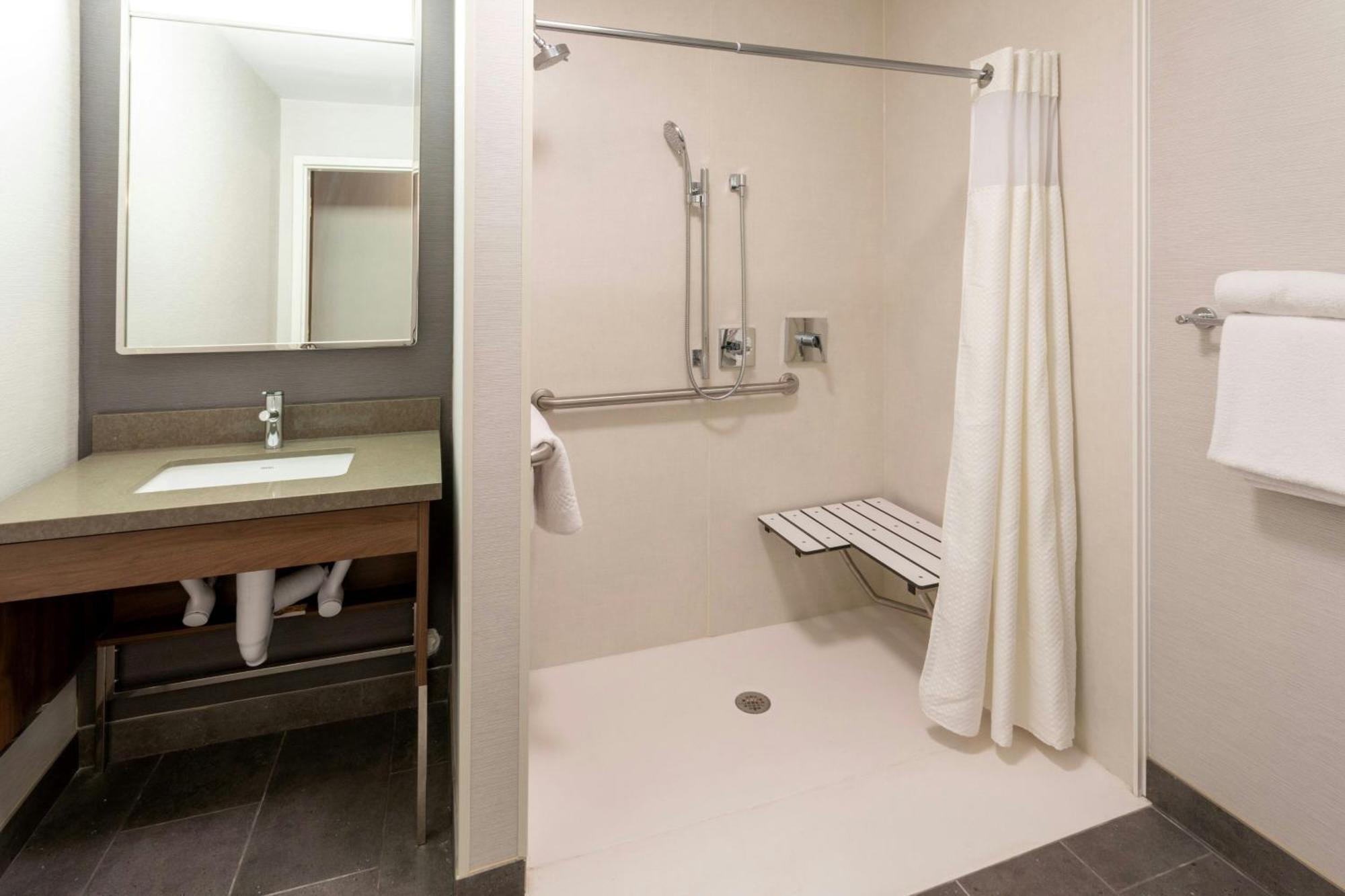Courtyard Minneapolis St. Paul/Роузвил Екстериор снимка