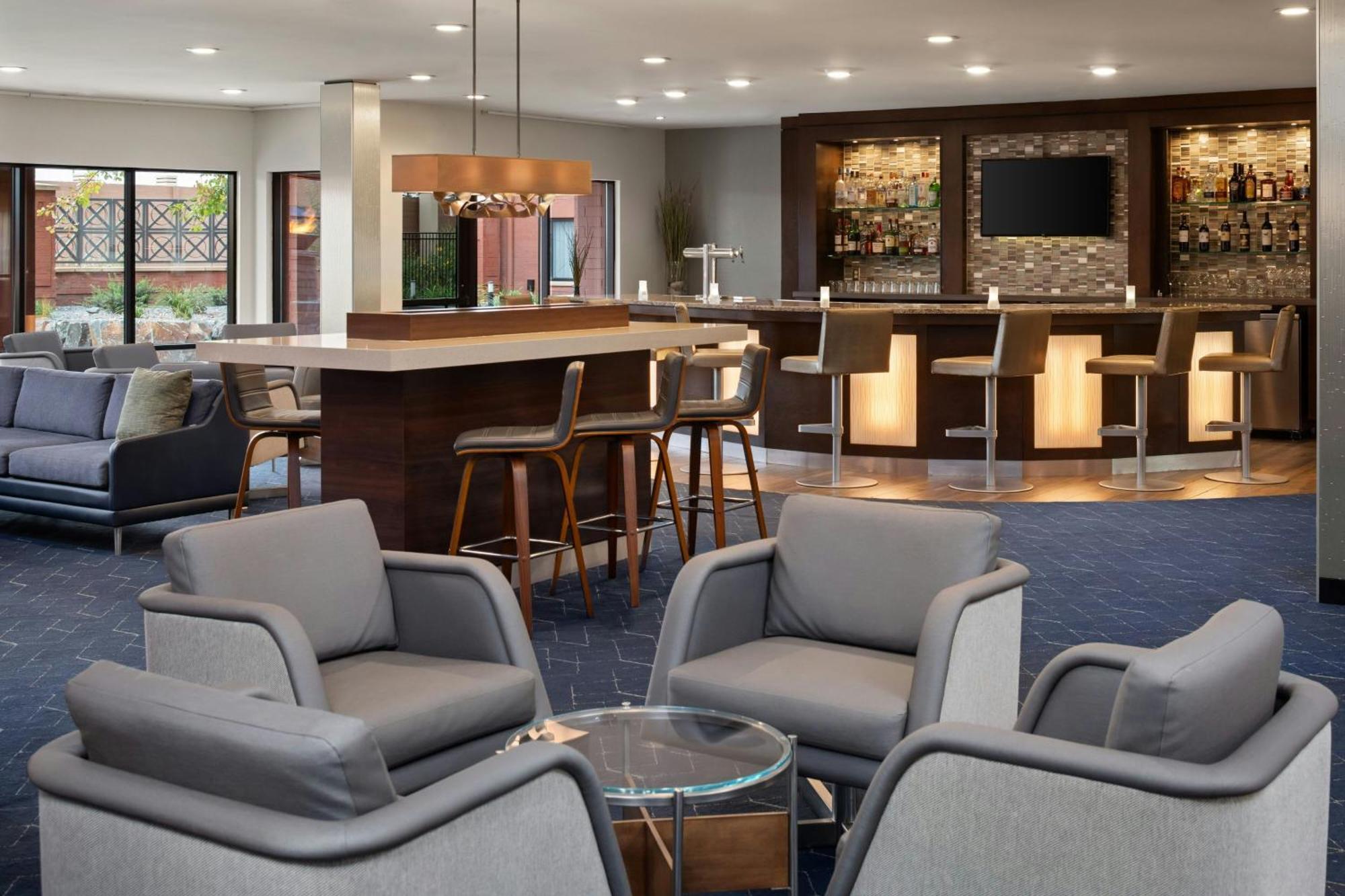 Courtyard Minneapolis St. Paul/Роузвил Екстериор снимка