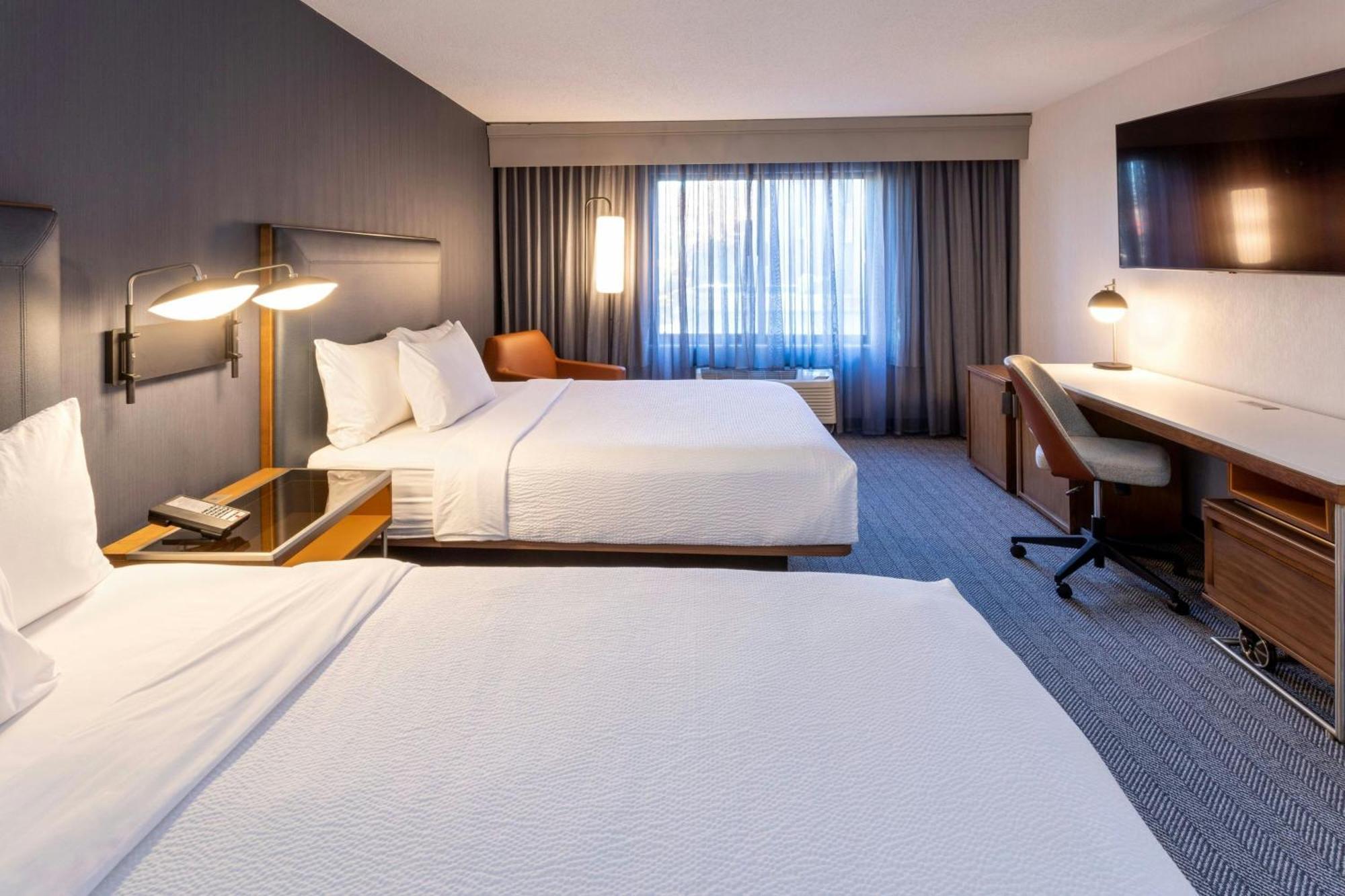 Courtyard Minneapolis St. Paul/Роузвил Екстериор снимка